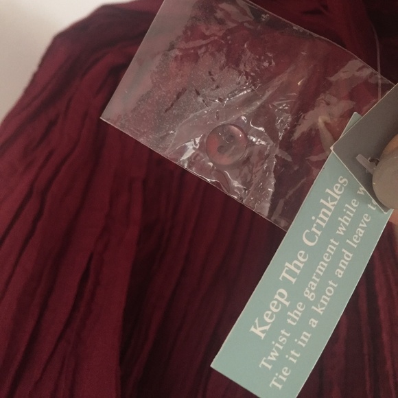 Apt. 9 Maroon Crinkle Long Sleeve Button Up - Picture 8 of 8